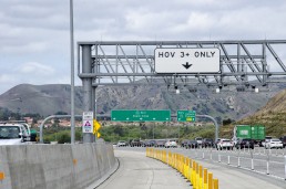 HOV 3 plus only sign