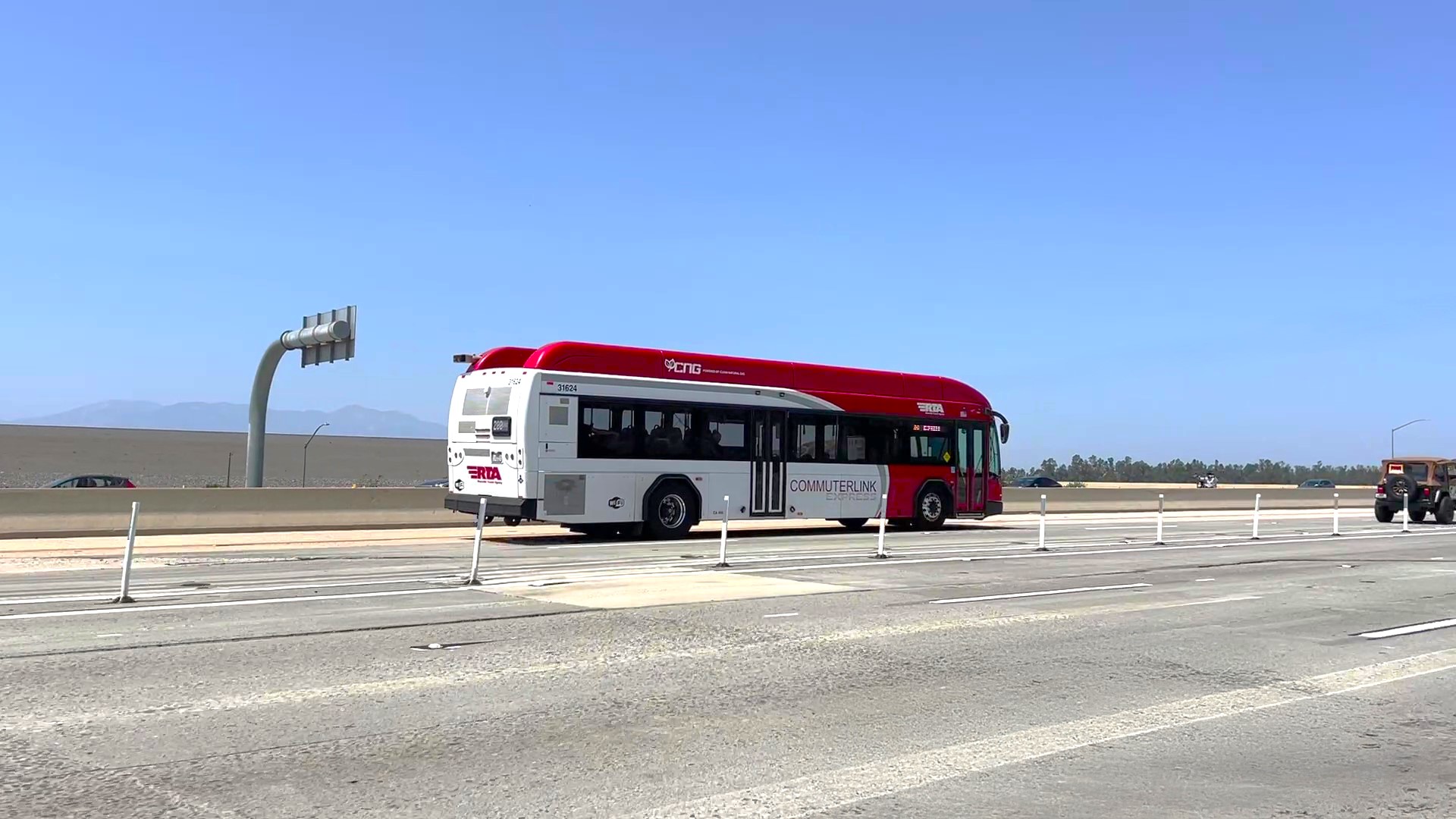 062525 RTA Bus in 91 Express Lanes Fill E